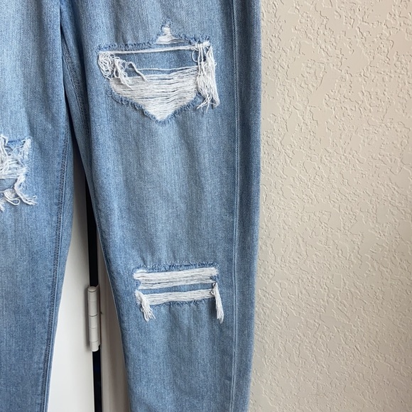 American Eagle Mom Jean - Picture 4 of 12